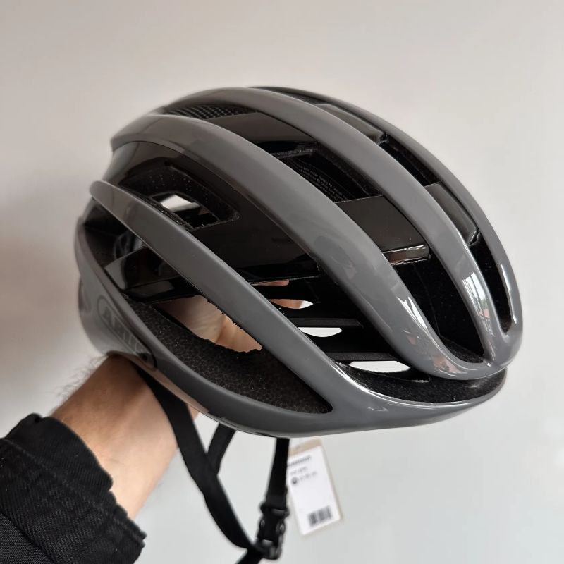 Cyklistická helma ABUS AirBreaker race grey vel. M
