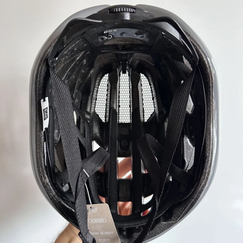 Cyklistická helma ABUS AirBreaker race grey vel. M