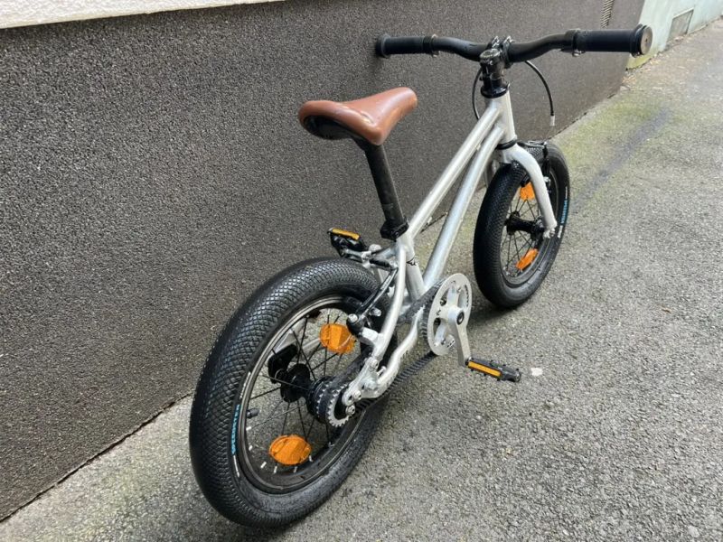 Early Rider Belter 14 – ultralehké dětské kolo s řemenem, málo jeté