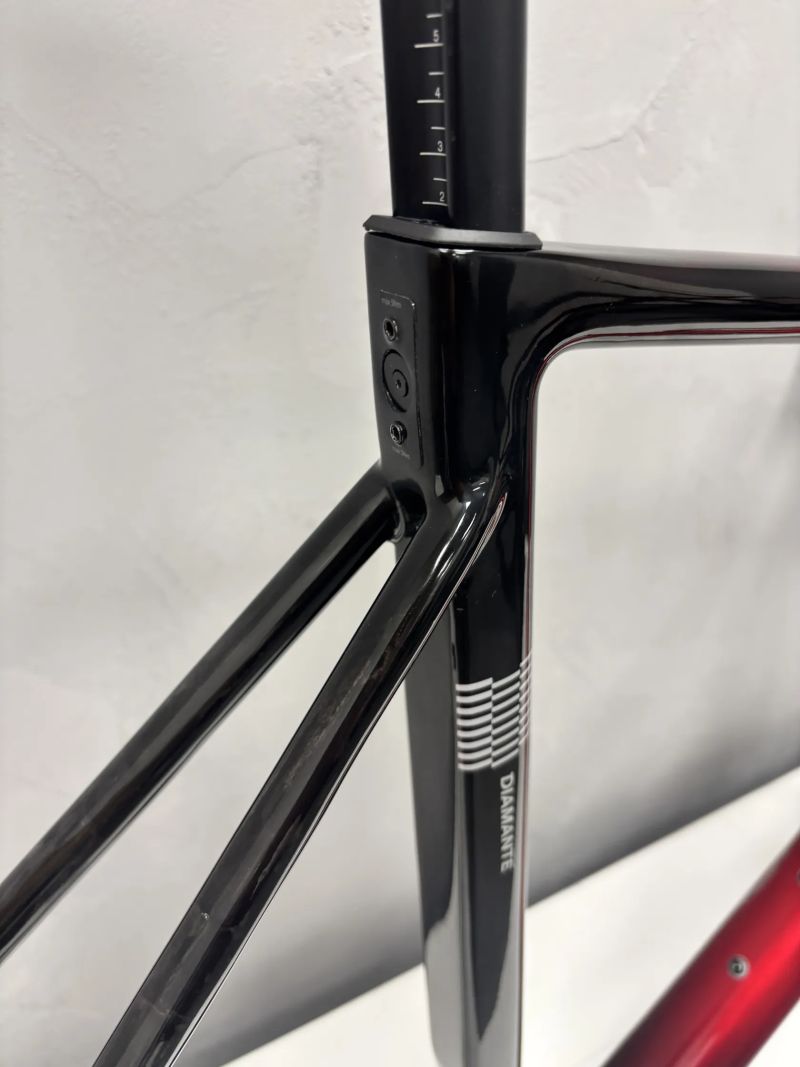 Rámová sada Basso Diamante 2025+ sedlo Selle Italia