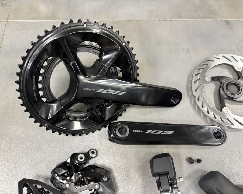Kompletní silniční sada Shimano 105 R7150 Di2