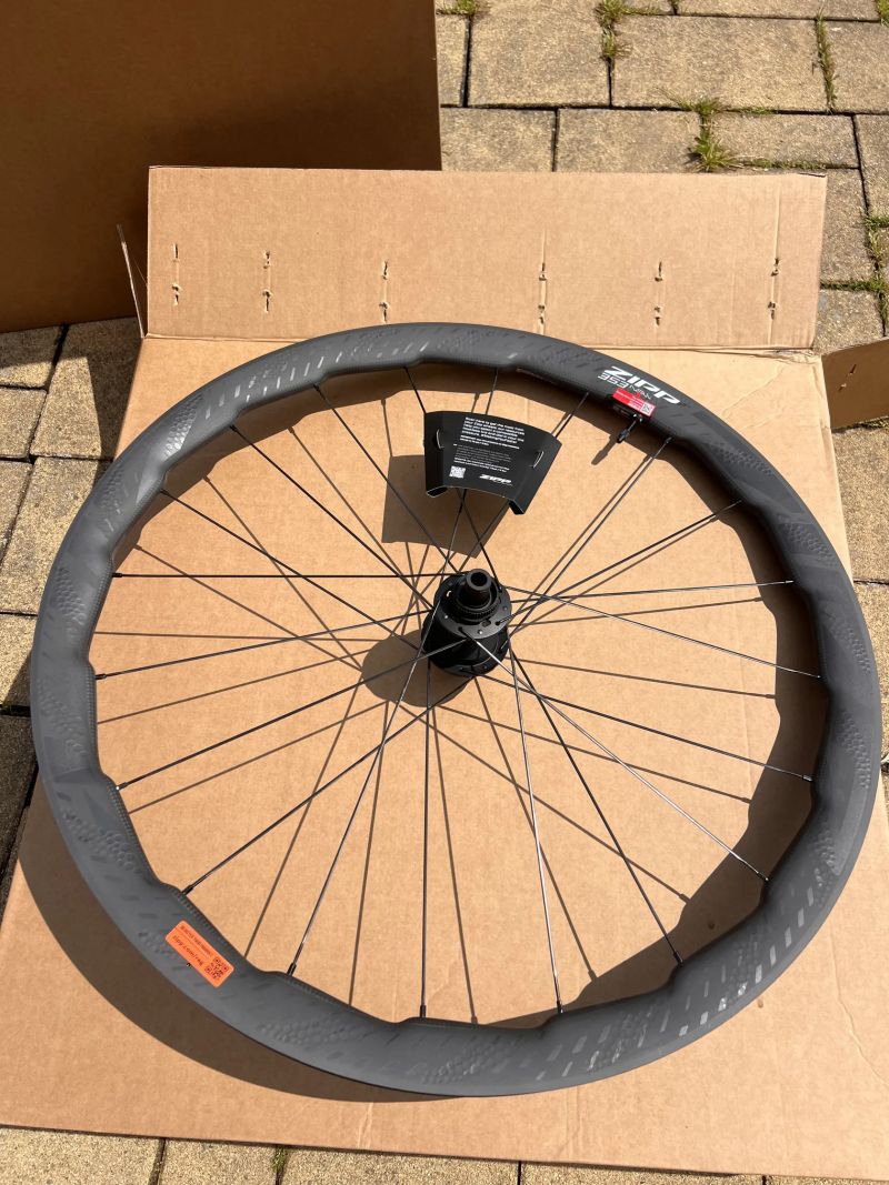 Zipp 353 NSW ořech XDR
