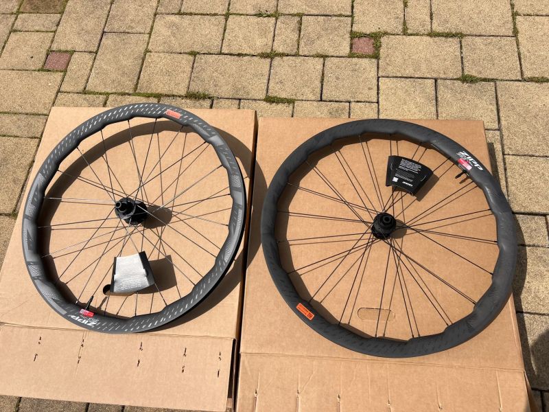 Zipp 353 NSW ořech XDR