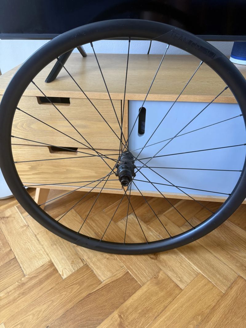 Zapletená kola Merida Team GR30 (Alexrims) karbon
