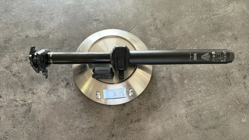 Nová teleskopická sedlovka Rockshox Reverb AXS – nový model B1, 30,9/400 mm (zdvih 125mm)