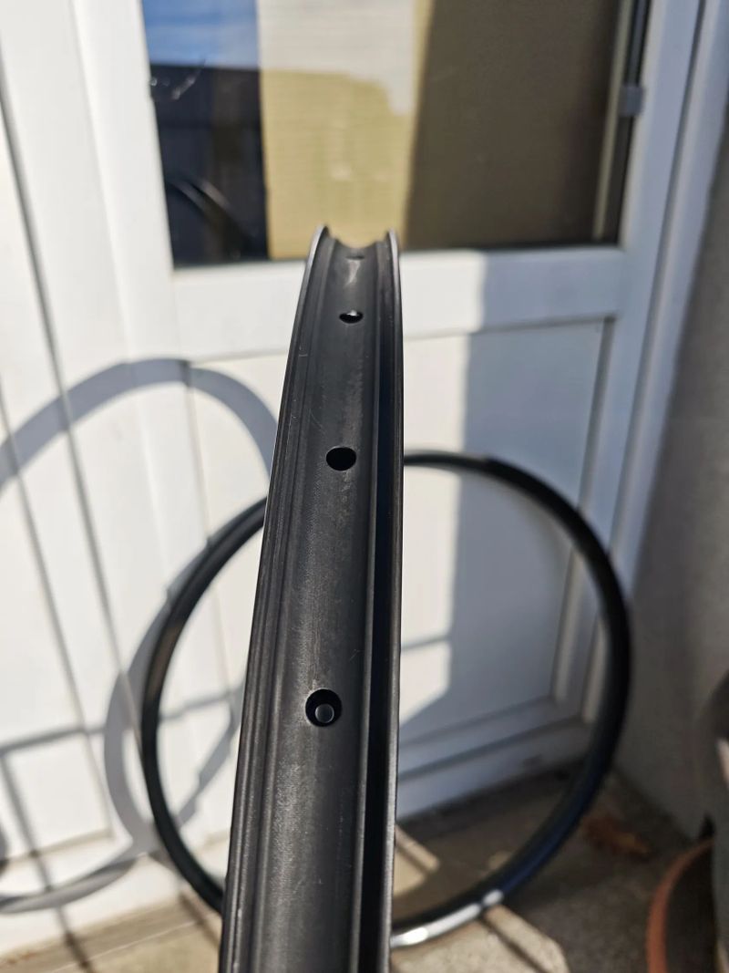 Carbonové ráfky Lapierre 