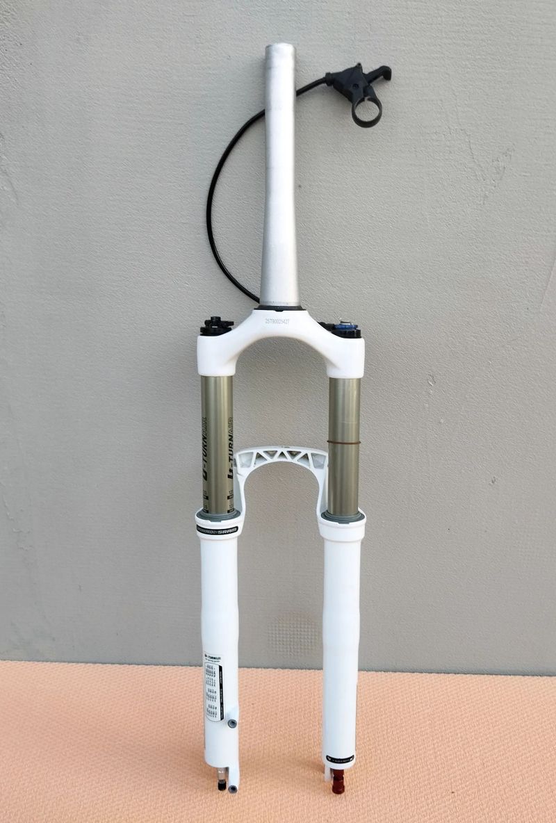 Rock Shox Revelation U-Turn Air - téměř nová