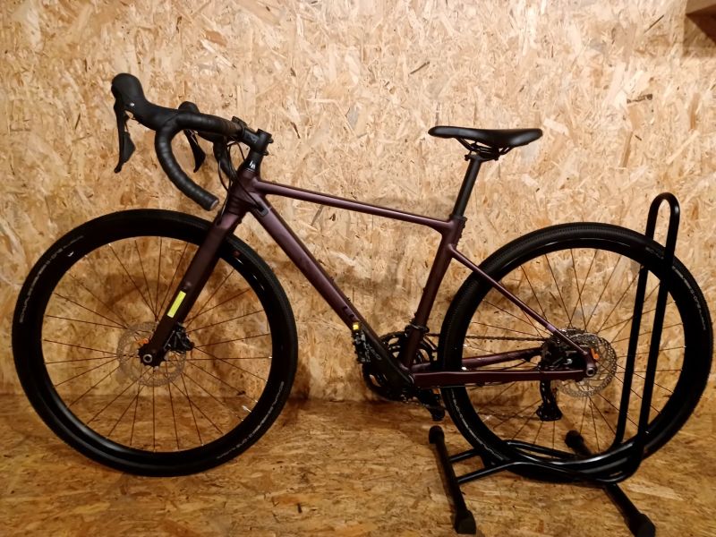 CUBE Nuroad Race rubyred ́n ́gloss 2025, velikost XXS