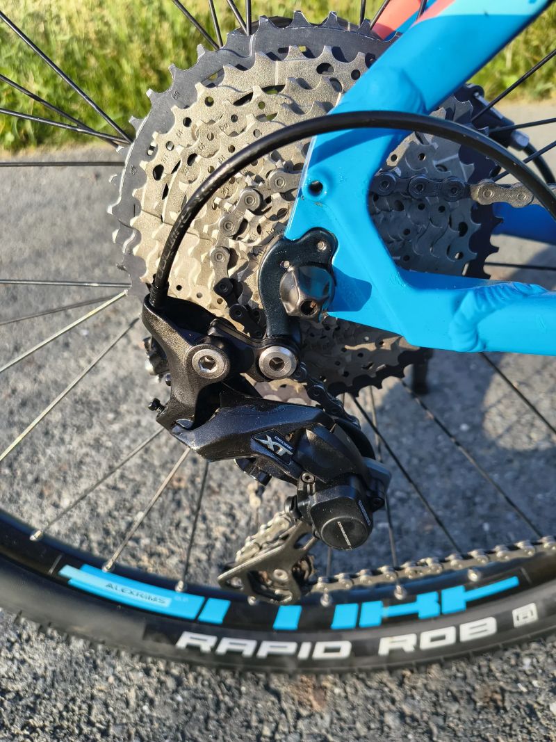 ELEKTROKOLO CUBE S BOSCH MOTOREM.,. PERFEKTNÍ STAV