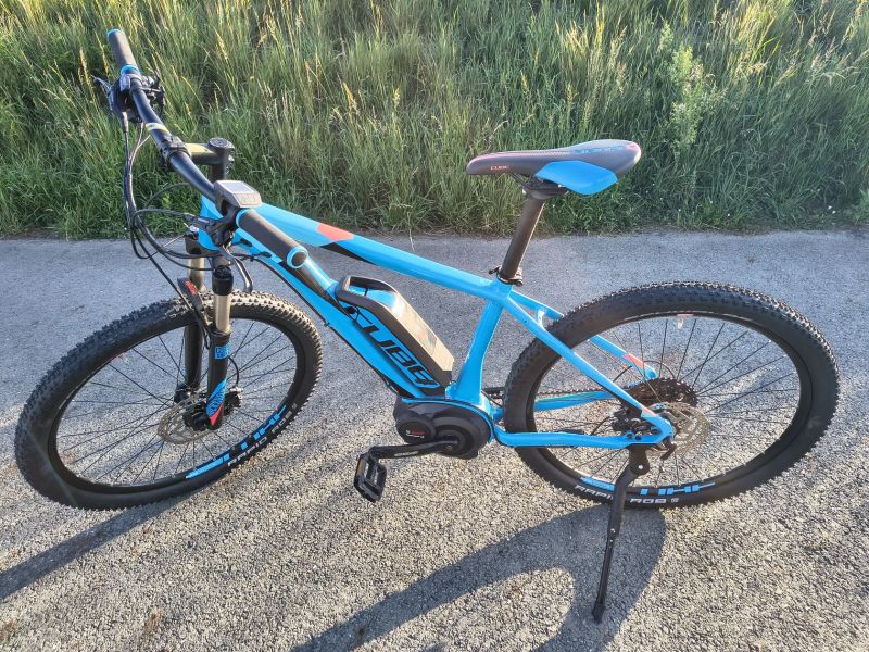 ELEKTROKOLO CUBE S BOSCH MOTOREM.,. PERFEKTNÍ STAV