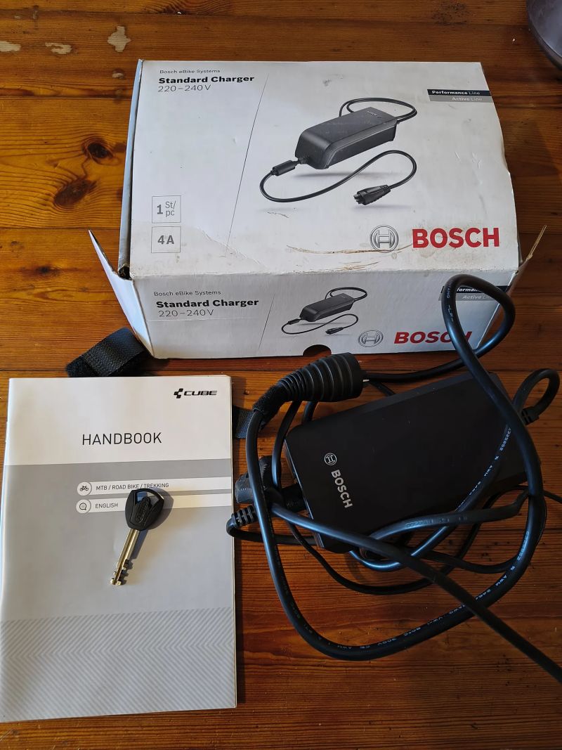 ELEKTROKOLO CUBE S BOSCH MOTOREM.,. PERFEKTNÍ STAV