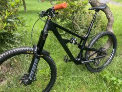 Enduro / DH karbonové kolo, Rock shox Zeb, Shimano XT