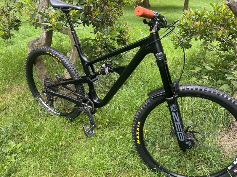 Enduro / DH karbonové kolo, Rock shox Zeb, Shimano XT