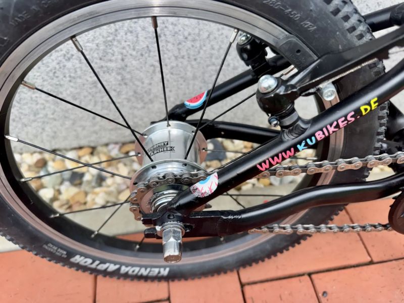 KUbikes 16L Comics Automatic