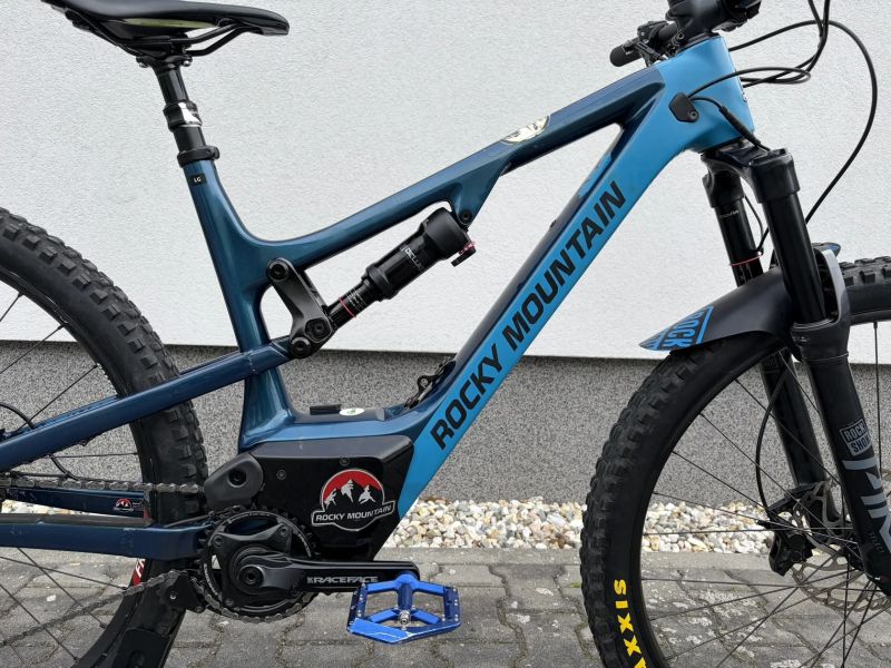 Instinct PowerPlay Carbon 50 vel.L. 720Wh, 108Nm, 750W