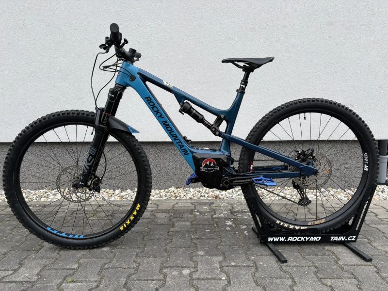 Instinct PowerPlay Carbon 50 vel.L. 720Wh, 108Nm, 750W