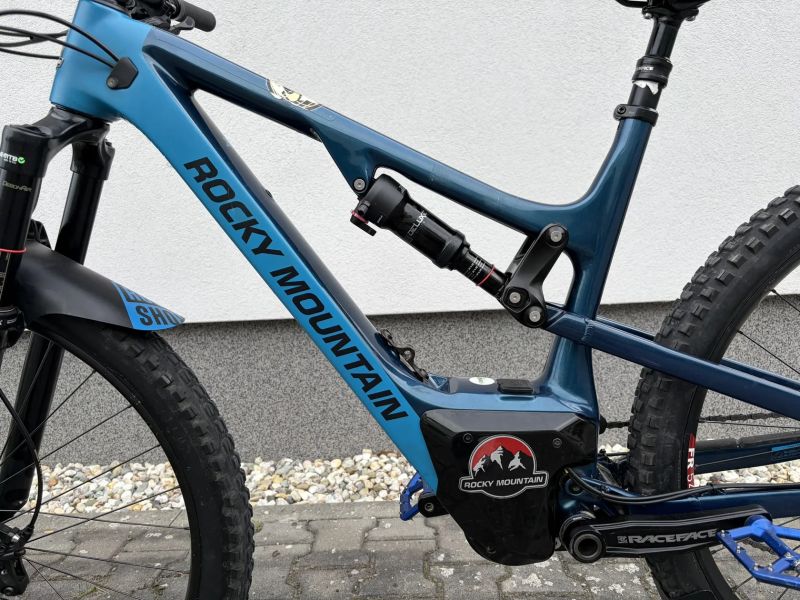 Instinct PowerPlay Carbon 50 vel.L. 720Wh, 108Nm, 750W