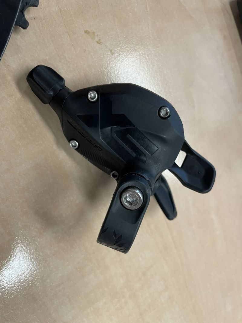 Prodám přehazovačku Sram GX Eagle + SX řadící páčku