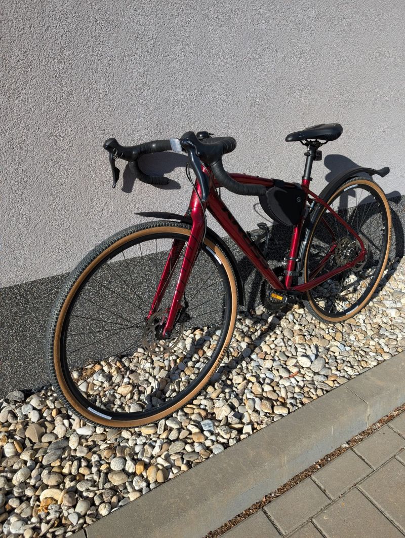 Kross Esker 2.0, velikost S (160-170cm), vč. blatníků, brašny