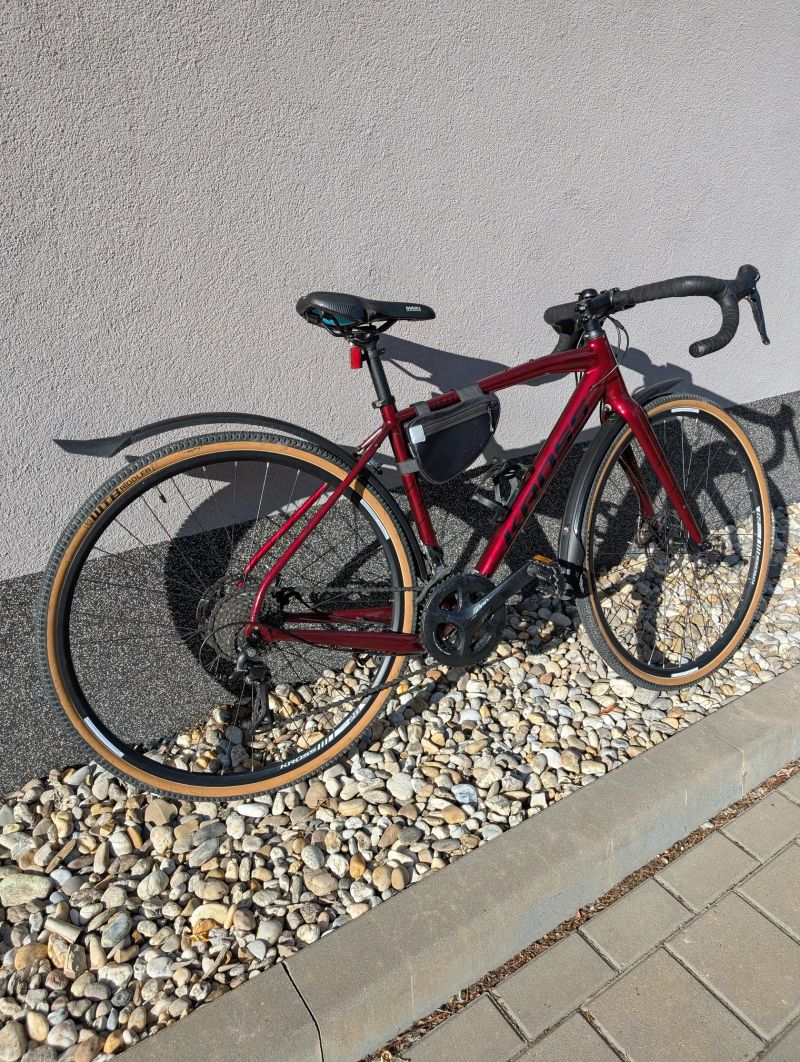 Kross Esker 2.0, velikost S (160-170cm), vč. blatníků, brašny