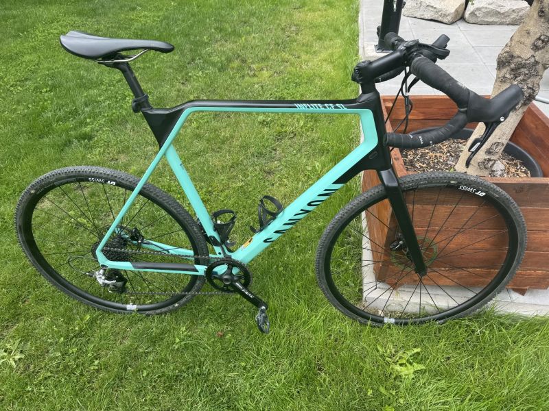 Canyon Inflite CF SL Disc