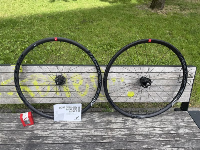Prodám zapletená kola Fulcrum Racing 3 DB