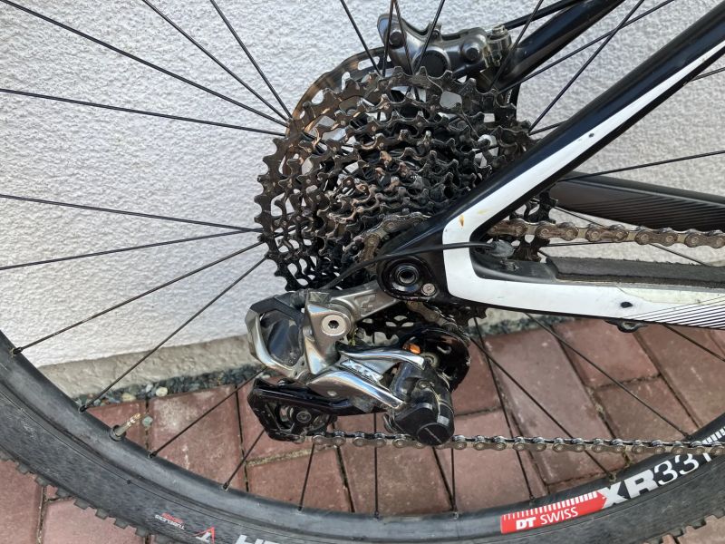 9,5KG!!! Cube 29" karbonový rám, komplet XTR DI2, Rock Shox SID XX, DT Swiss 350 XR331