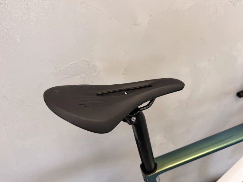 BASSO ASTRA pop green, Shimano 105 Di2, FFWD Tyro V3