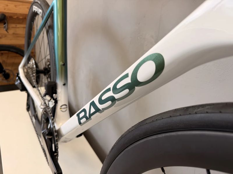 BASSO ASTRA pop green, Shimano 105 Di2, FFWD Tyro V3