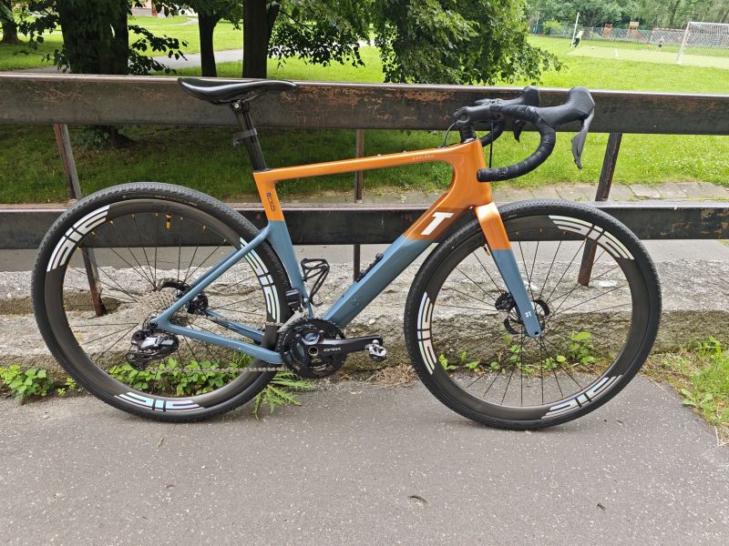 Špičkový Aero gravel 3T exploro racemax 54, Shimano GRX 2x12 Di2, karbonové kola Eie (DT 240)