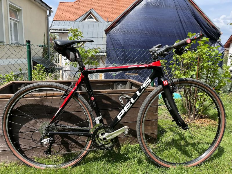 Prodám Pells Demon Carbon