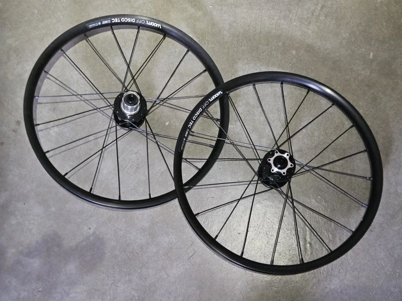 Zapletená kola Woom 4 OFF (20")