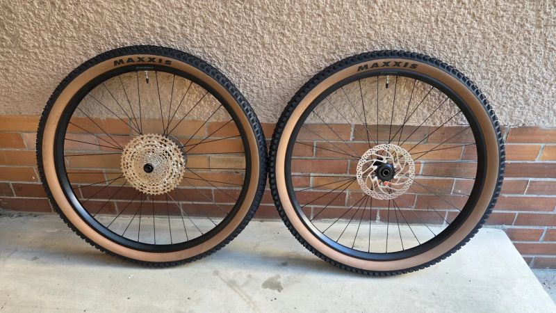 Komplet kola 29" sundané z nového kola BMC Fourstroke