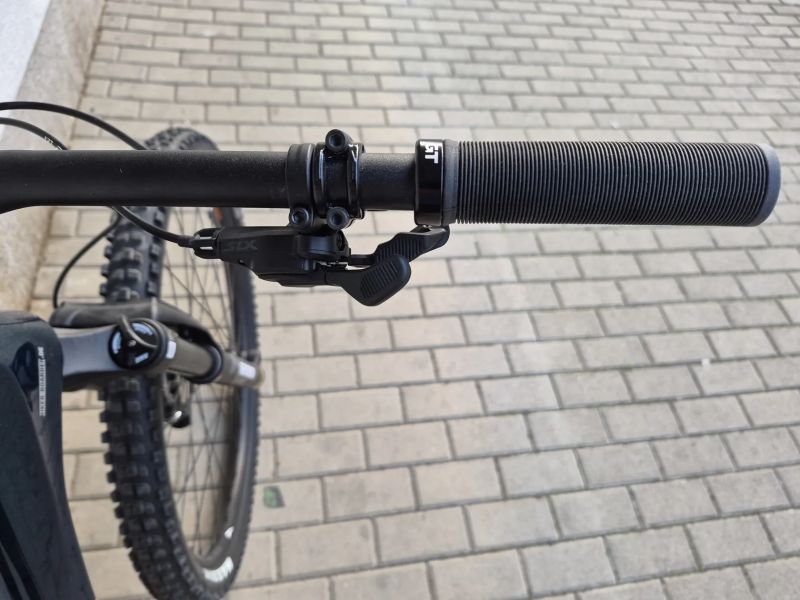 Nový GT Sensor ST Carbon Elite super sparkle teal - vel. L