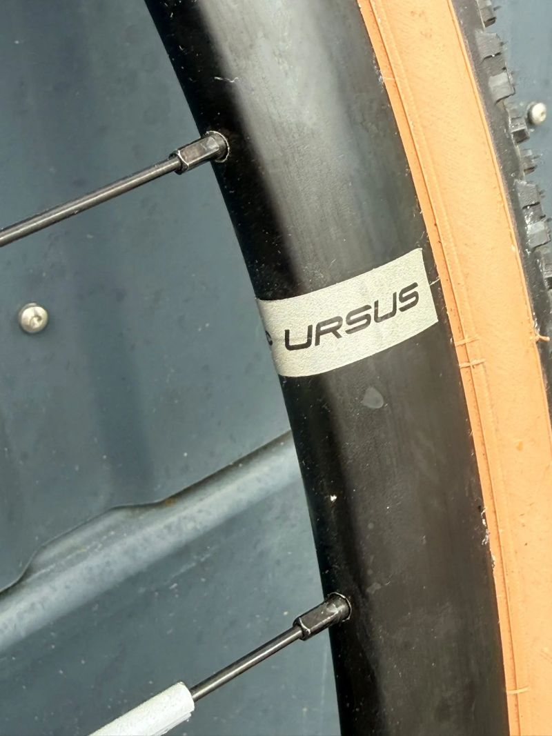 Prodám NOVÁ zapletená kola na Gravel URSUS, včetně plášťů. 