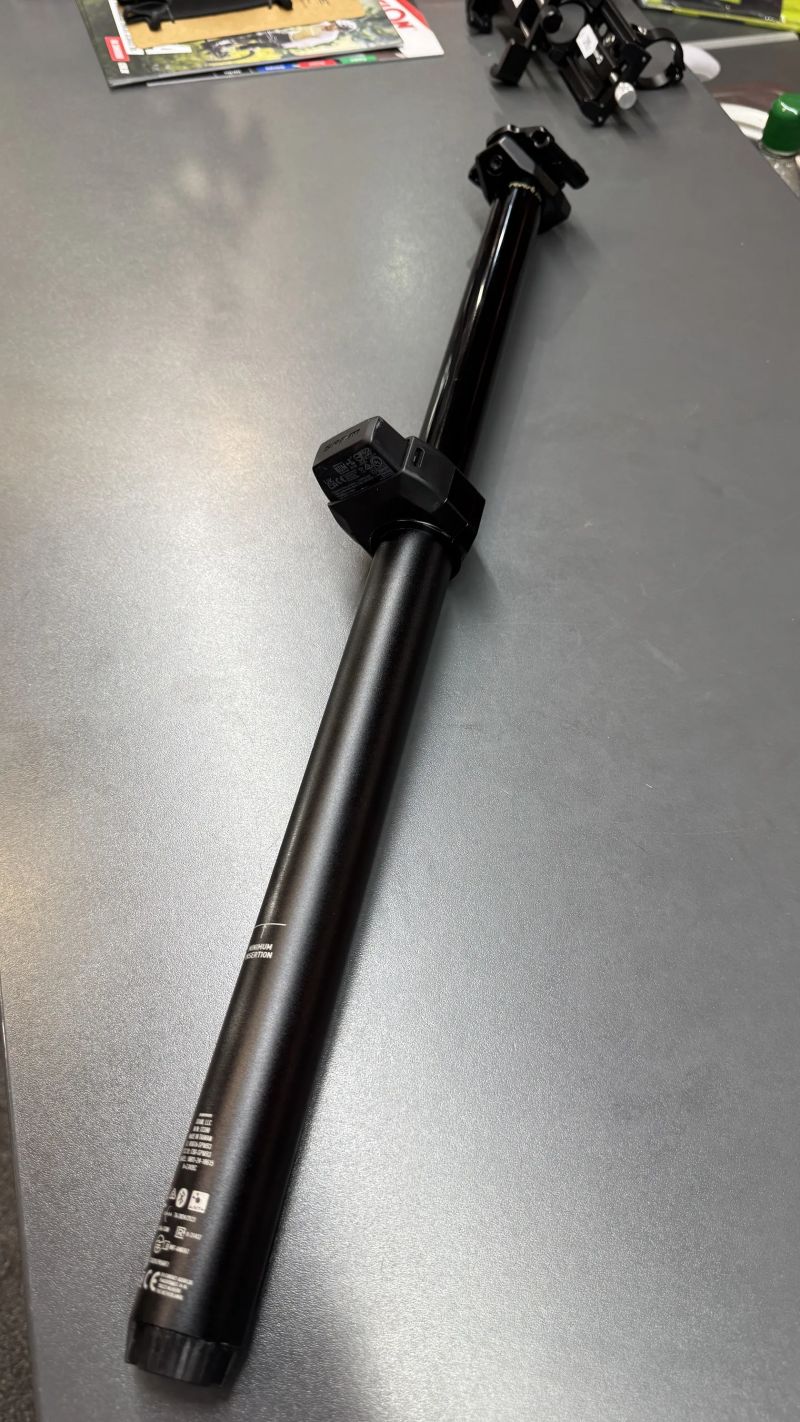 Rock Shox Reverb AXS 34,9mm / Zdvih 225