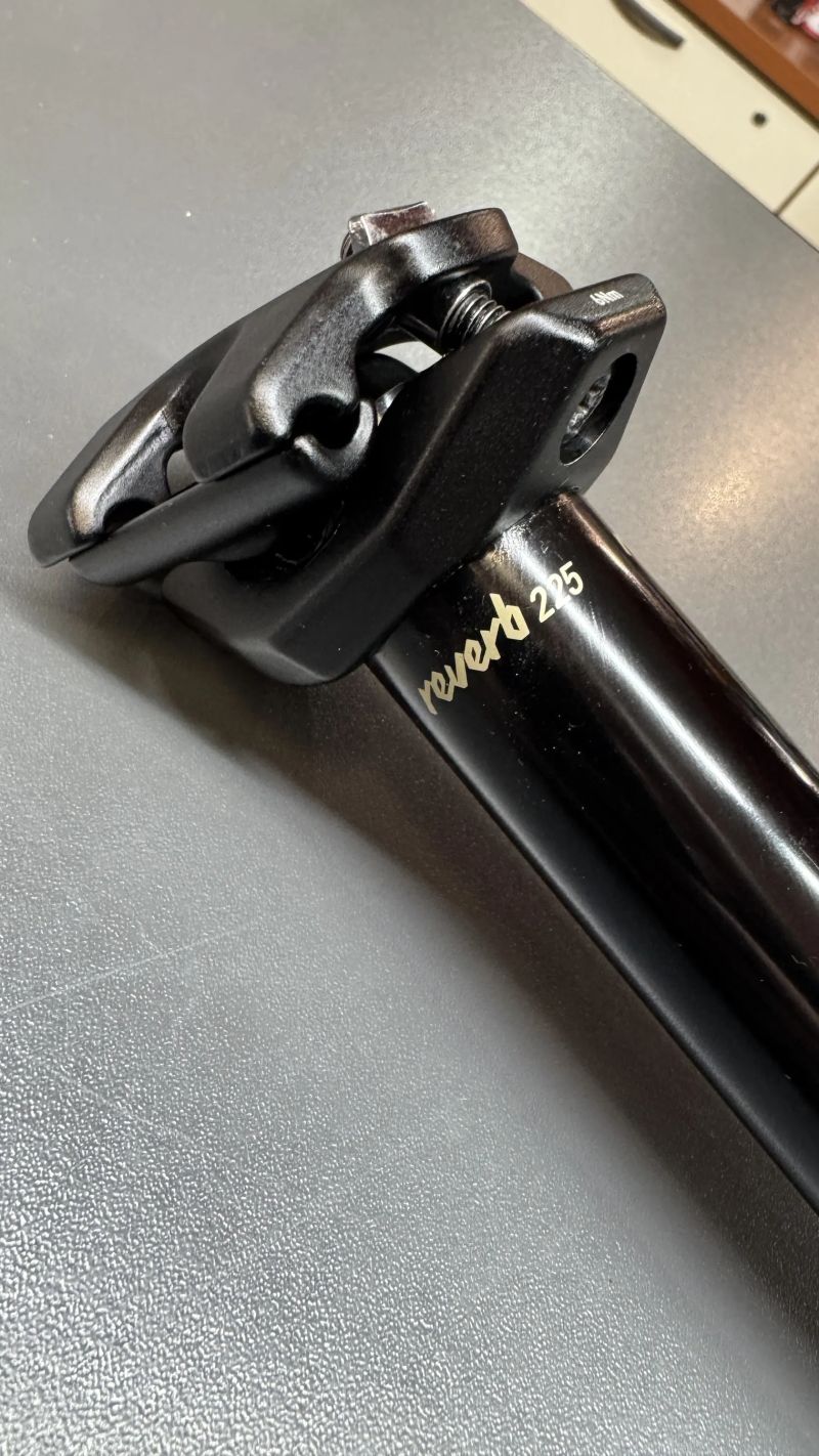 Rock Shox Reverb AXS 34,9mm / Zdvih 225