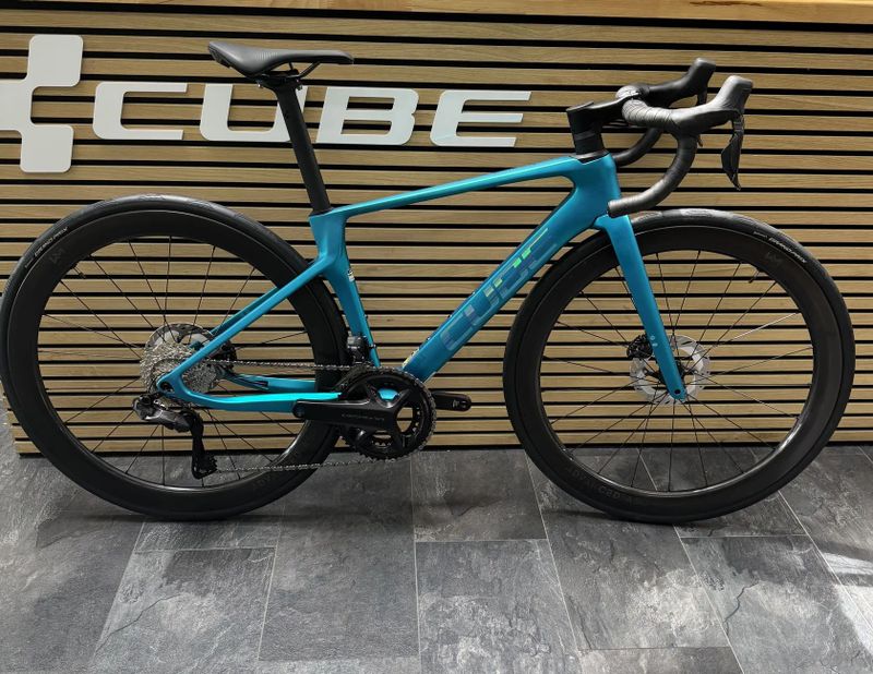 Cube Agree c62 Pro bali´n´prism 2026 - 47, 50, 60