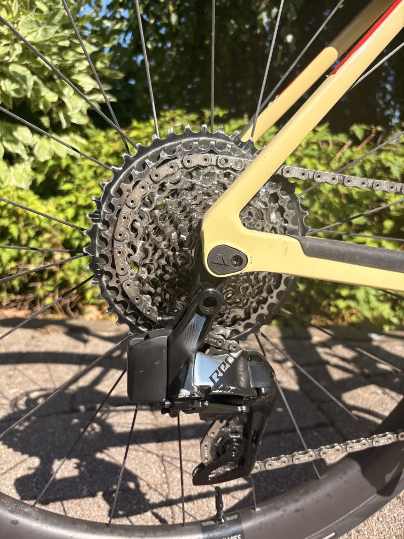 Canyon Grail CF SLX 9 eTap SRAM RED