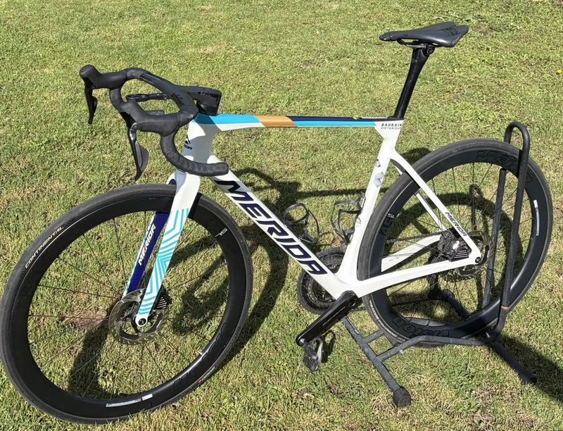 MERIDA SCULTURA TEAM Teal/Pearl(Team), Dura Ace Di2 s Wattmeterem