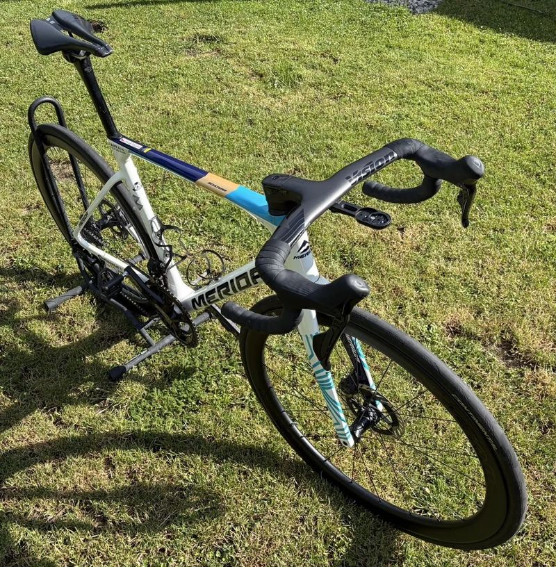 MERIDA SCULTURA TEAM Teal/Pearl(Team), Dura Ace Di2 s Wattmeterem