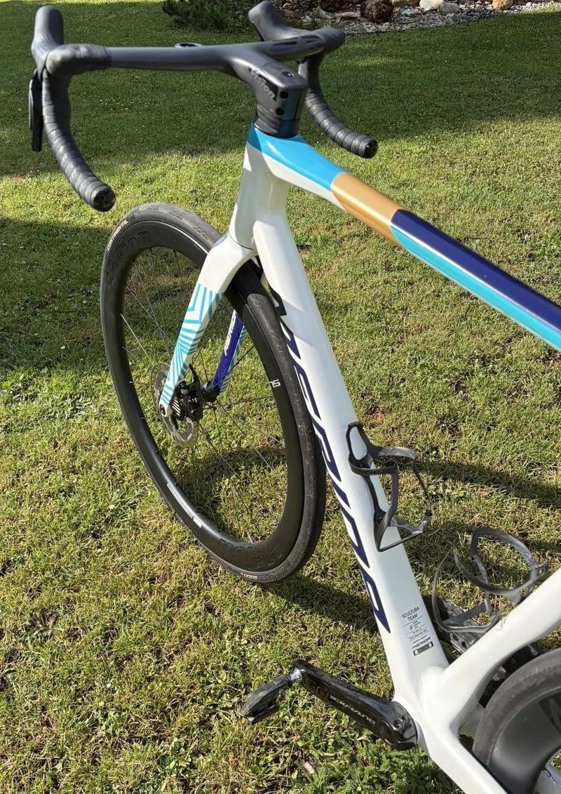 MERIDA SCULTURA TEAM Teal/Pearl(Team), Dura Ace Di2 s Wattmeterem