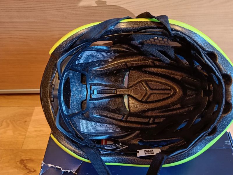 ABUS GAMECHANGER vel. L (59-62), jako nová 2x použitá, PC: 3500 Kč