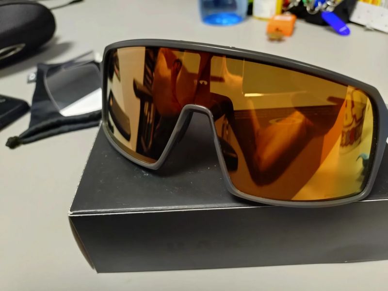 Oakley SUTRO