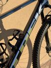 Horské kolo TREK Procaliber 9.6 Blue Carbon Smoke, komponenty SID/XT, vel. ML – ZÁNOVNÍ