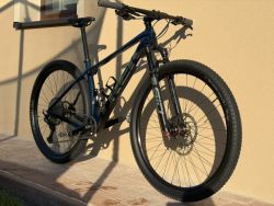 Horské kolo TREK Procaliber 9.6 Blue Carbon Smoke, komponenty SID/XT, vel. ML – ZÁNOVNÍ