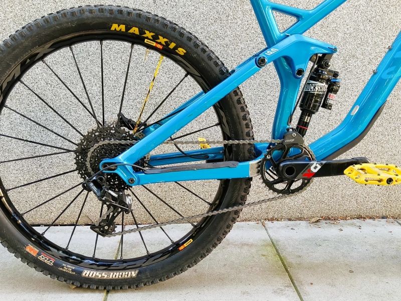 Canyon STRIVE CF 7.0 vel. M (S/M) 27,5" TOP STAV, 14,2 kg