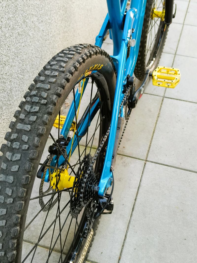 Canyon STRIVE CF 7.0 vel. M (S/M) 27,5" TOP STAV, 14,2 kg