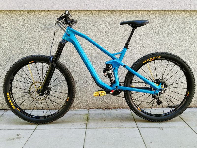 Canyon STRIVE CF 7.0 vel. M (S/M) 27,5" TOP STAV, 14,2 kg