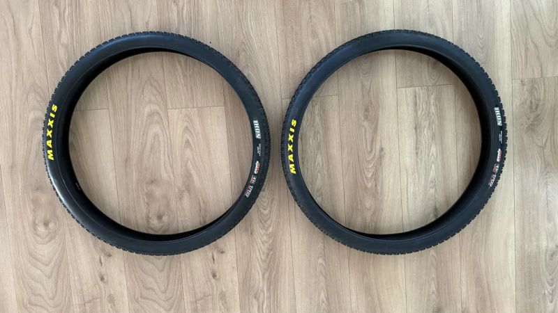 Nové Plášťě MAXXIS Ikon EXO TR MaxxSpeed kevlar - 29x2.4" Prodám 2ks nových plášťů MAXXIS Ikon EXO 